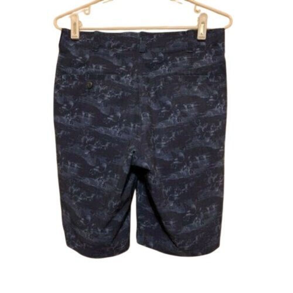 BEN HOGAN SIZE 30 BLUE FLORAL GOLF SHORTS